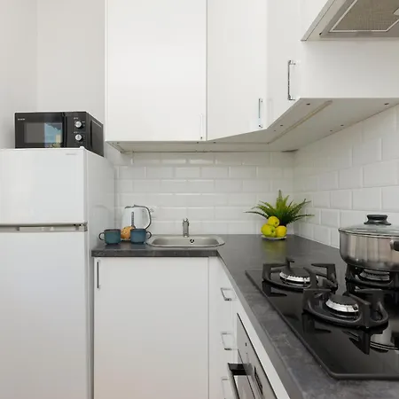 Bright And Quiet Studio With Balcony In The Center Of By Renters Warsaw